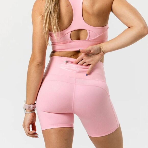 Tres piñas Women's‎ OMG Shorts 5" | Pink Glitter
Medium NWT in packaging - Picture 5 of 7